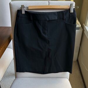 Classic Black Women's Mini Skirt - Size 00